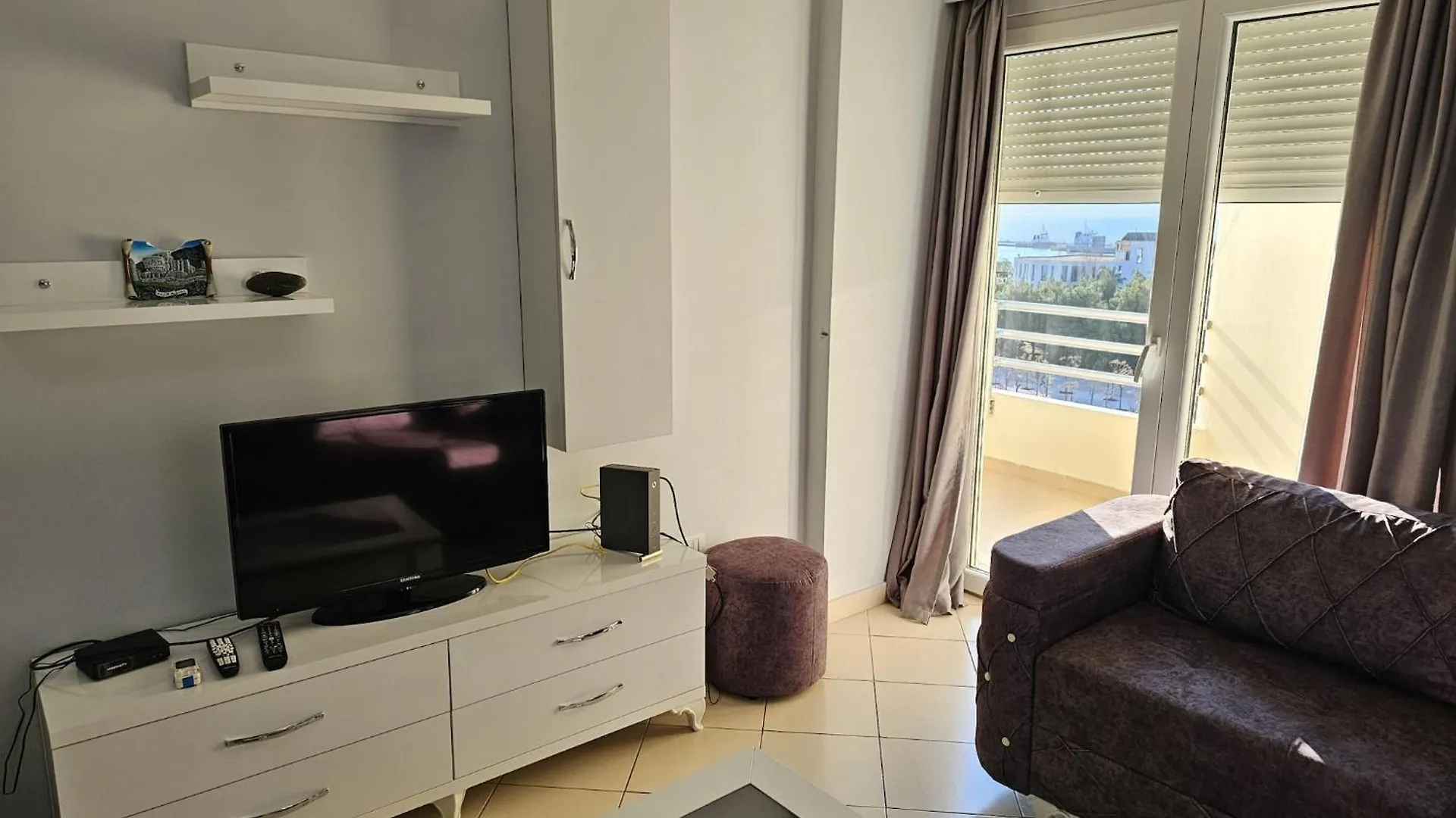 Pretty Apartment Near Uji Ftohte Beach Vlorë Albania