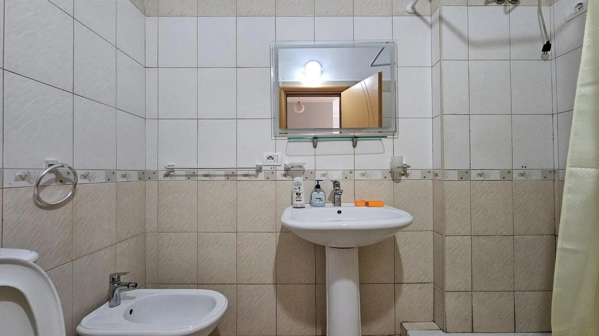 Pretty Apartment Near Uji Ftohte Beach Vlorë
