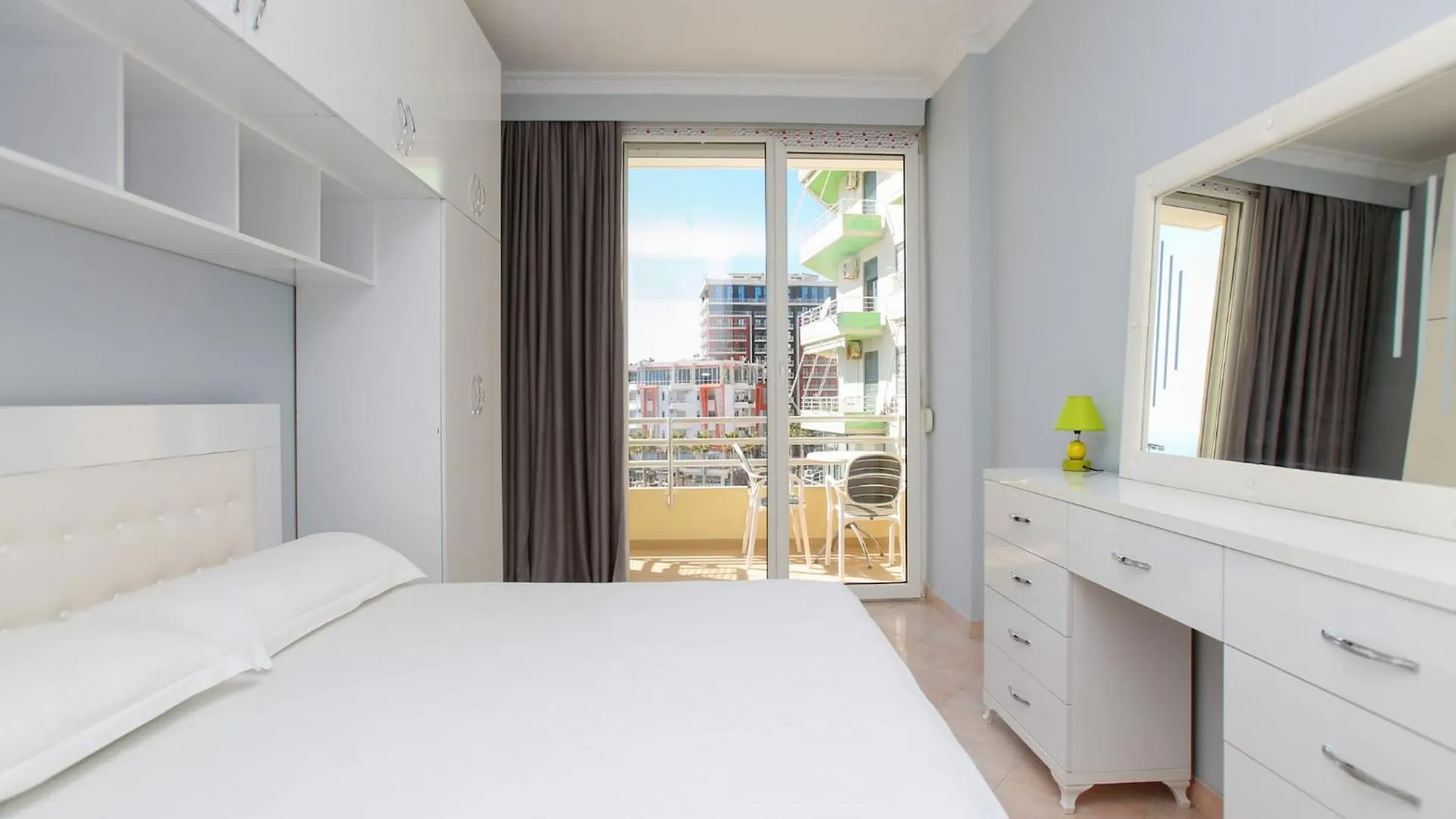 Pretty Apartment Near Uji Ftohte Beach Vlorë 0*,